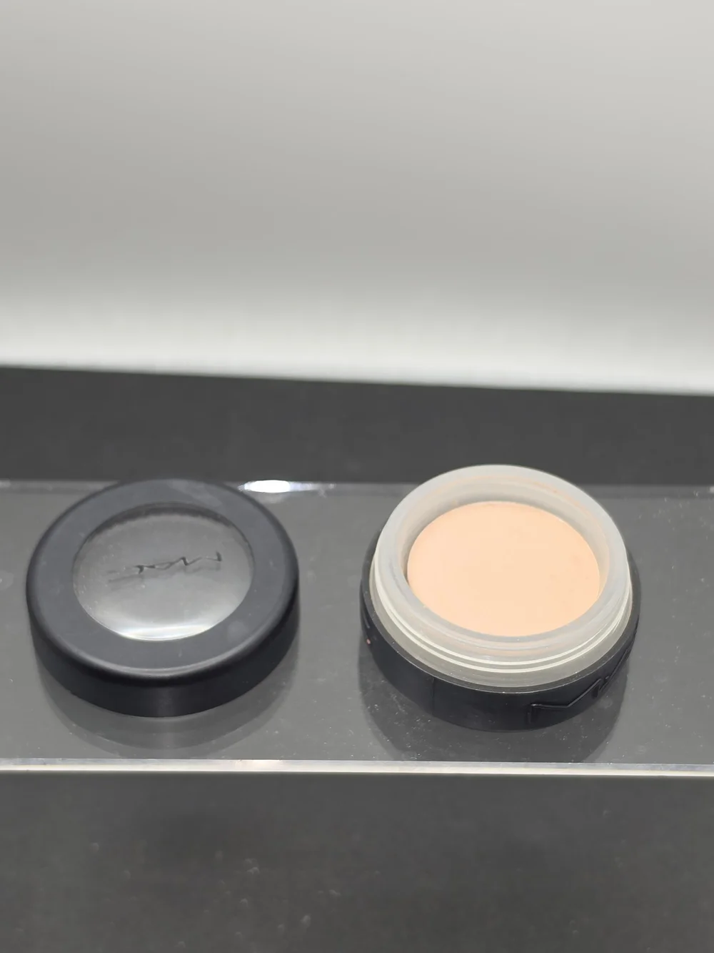 VINTAGE MAC 1990s SCREW TOP EYESHADOW- 
